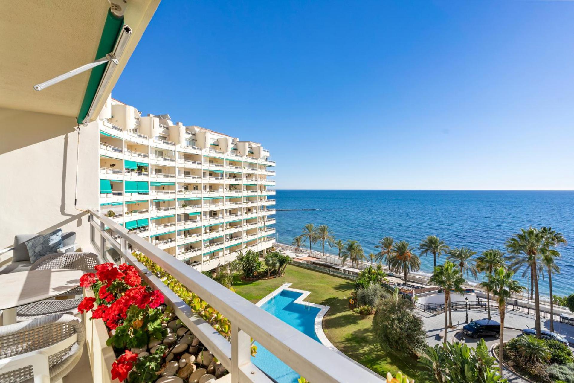Beach Front Apartment With Pool Marbella Eksteriør bilde