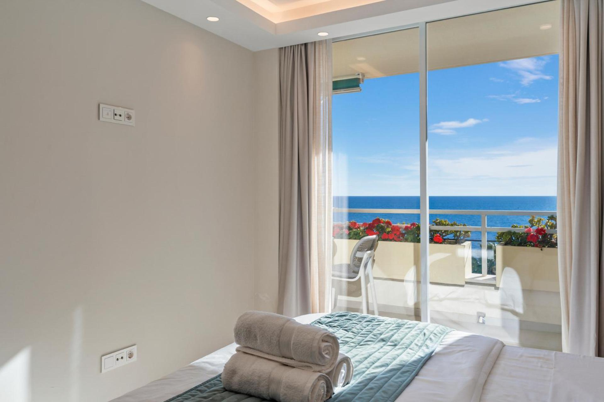 Beach Front Apartment With Pool Marbella Eksteriør bilde