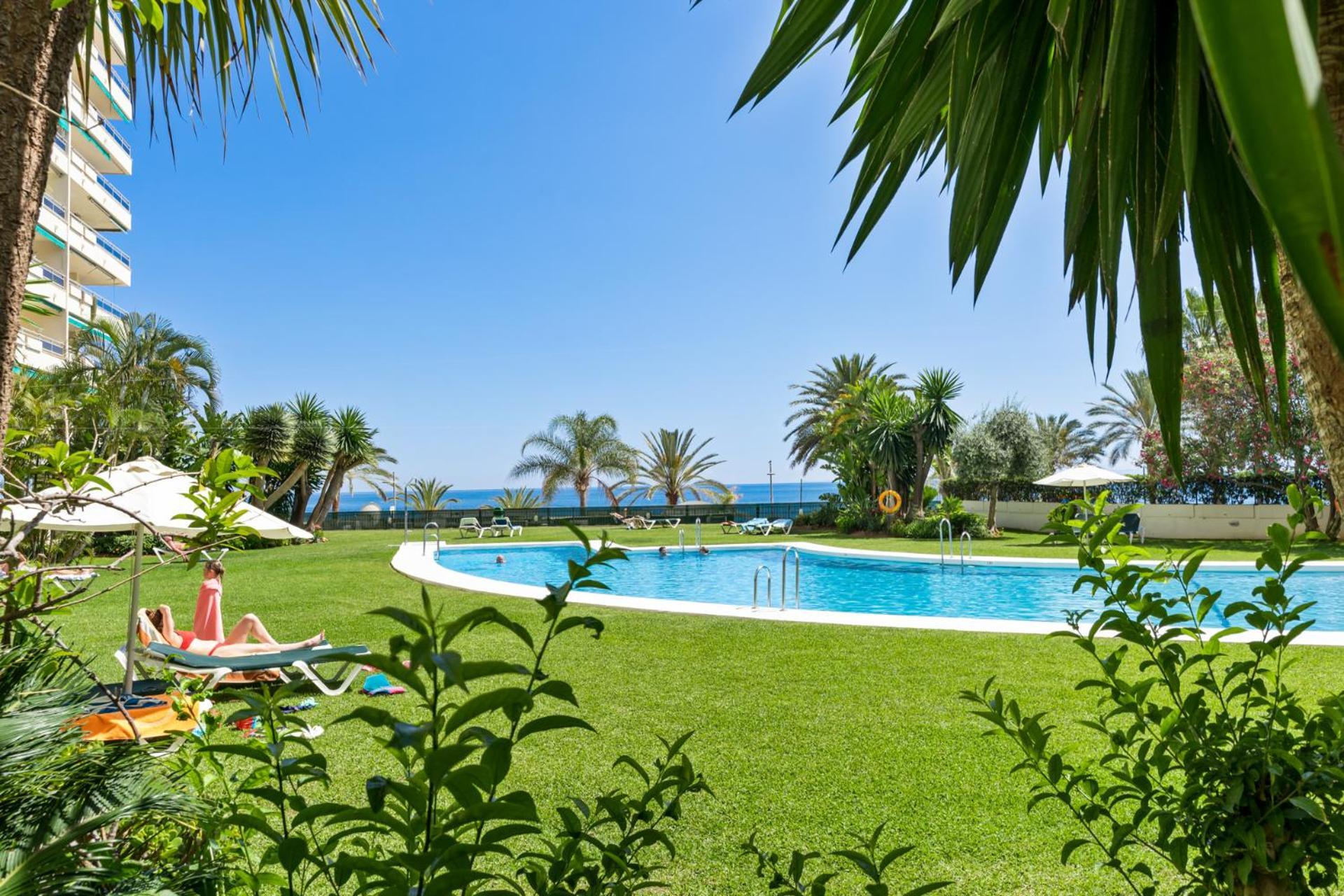 Beach Front Apartment With Pool Marbella Eksteriør bilde